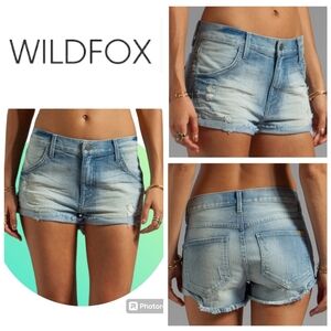 🦊 Wildfox Michelle Boyfriend Distressed Raw Hem Jean Shorts. Size 31